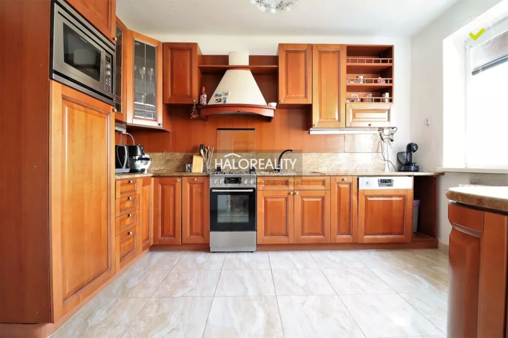 Rodinný dom na predaj 200m2, Nesvady, 145738_0