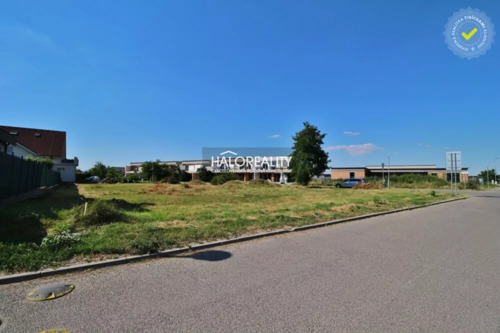 Pozemok pre rod. domy na predaj 939m2, Miloslavov, 145942_2