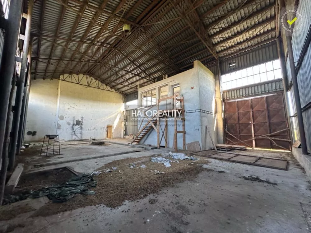 Skladové priestory na predaj 375m2, Chrámec, 145985_8