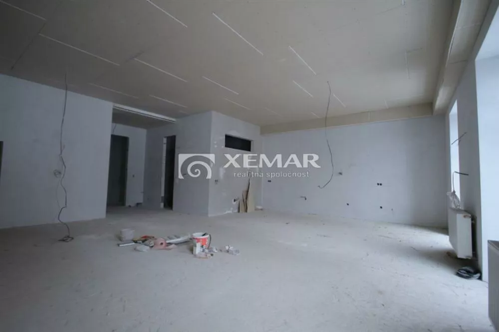 Polyfunkčný objekt na predaj 2500m2, Brezno, 120793_16