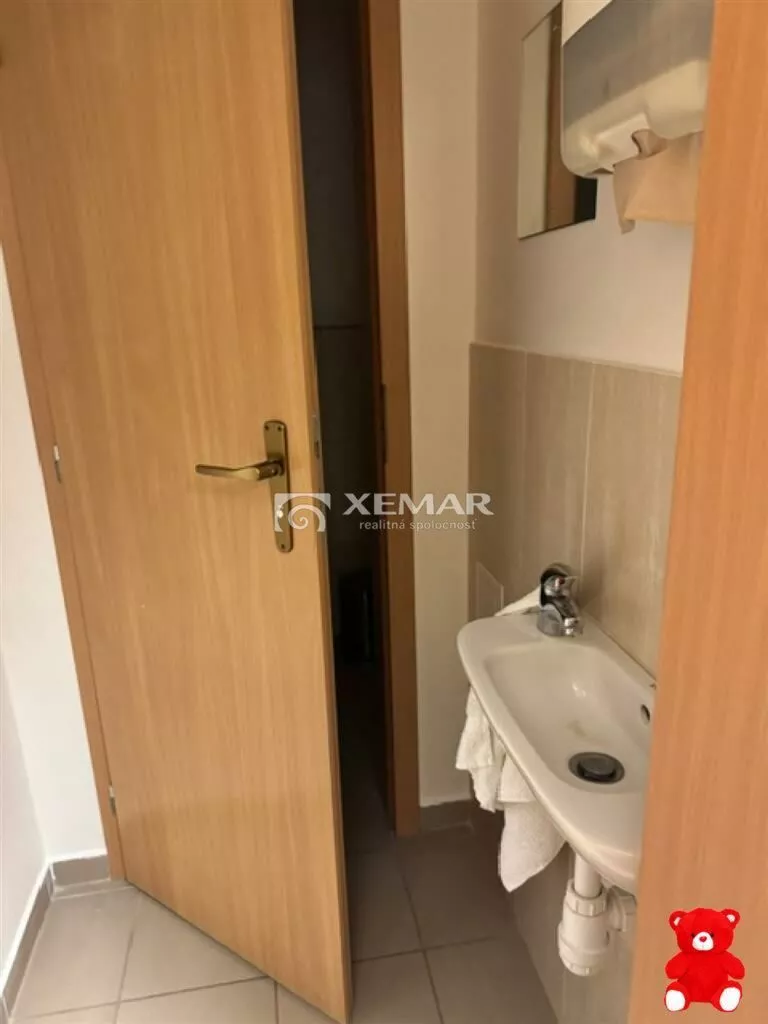 Obchodné priestory na predaj 55m2, Nad plážou, Banská Bystrica, 147847_11