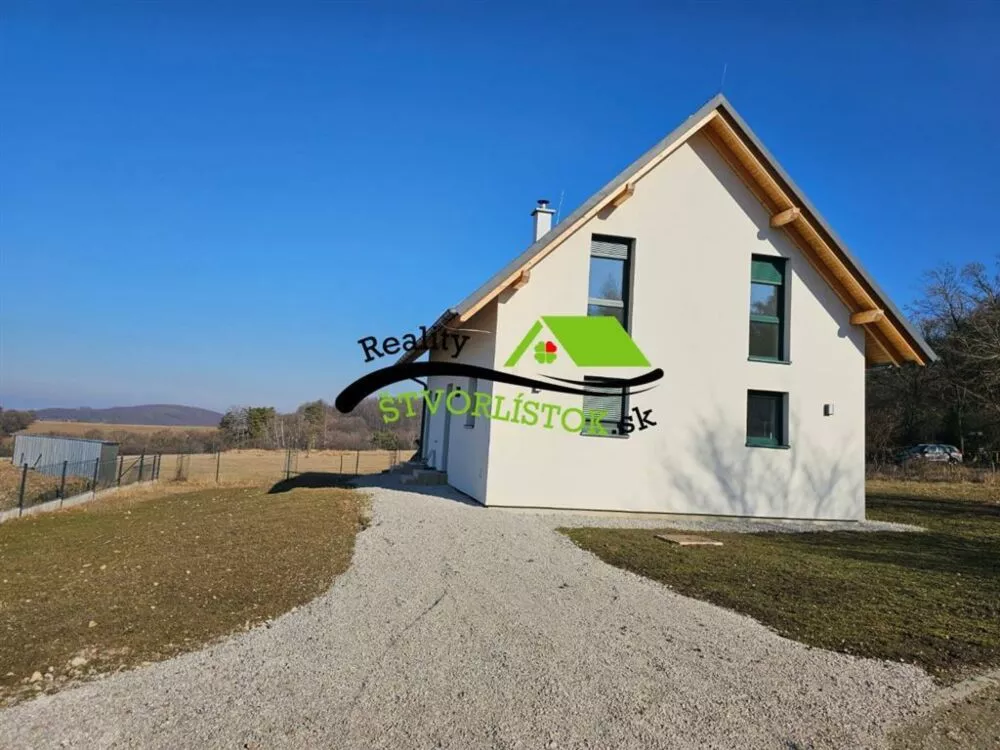 Rodinný dom na predaj 905m2, Zlatnícka Dolina, Skalica, 150356_1