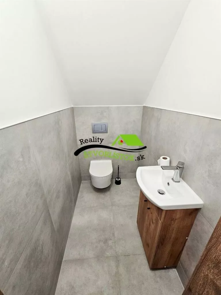 Rodinný dom na predaj 905m2, Zlatnícka Dolina, Skalica, 150356_7