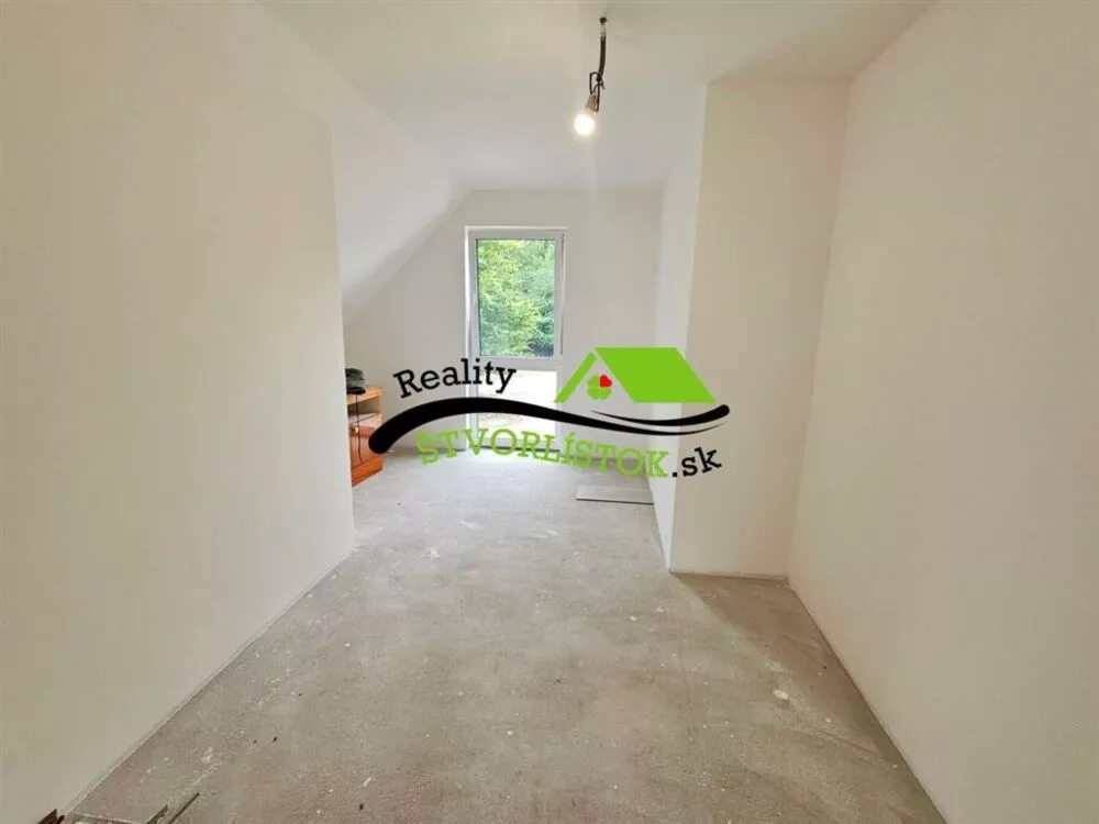 Rodinný dom na predaj 905m2, Zlatnícka Dolina, Skalica, 150356_8