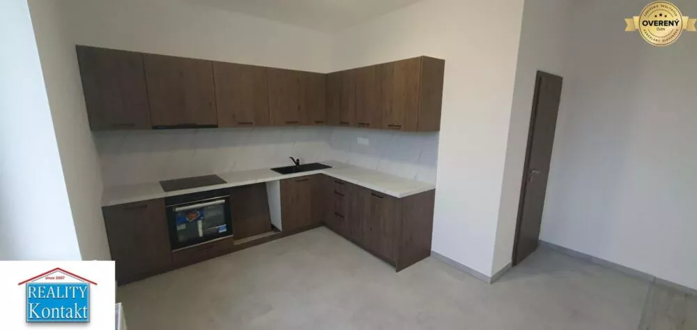 2 izbový byt na prenájom 58m2, Komárňanská, Dvory nad Žitavou, 150495_0