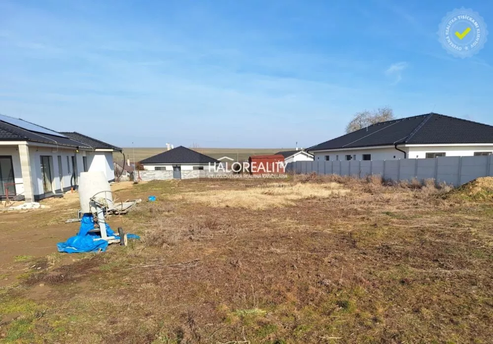 Pozemok pre rod. domy na predaj 885m2, Horná Krupá, 151154_4