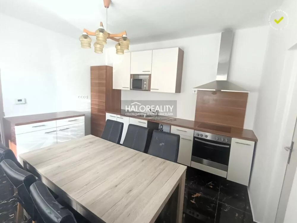 Rodinný dom na predaj 230m2, Dubovce, 151337_0