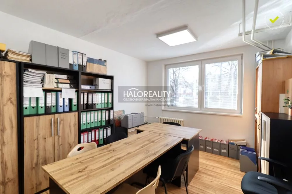 Administratívny objekt na predaj 137m2, Vrbové, 152075_1