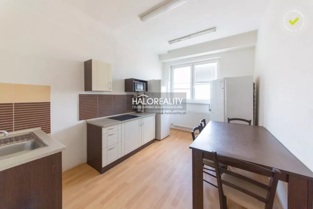 Administratívny objekt na predaj 3811m2, Kolíňany, 152128_12