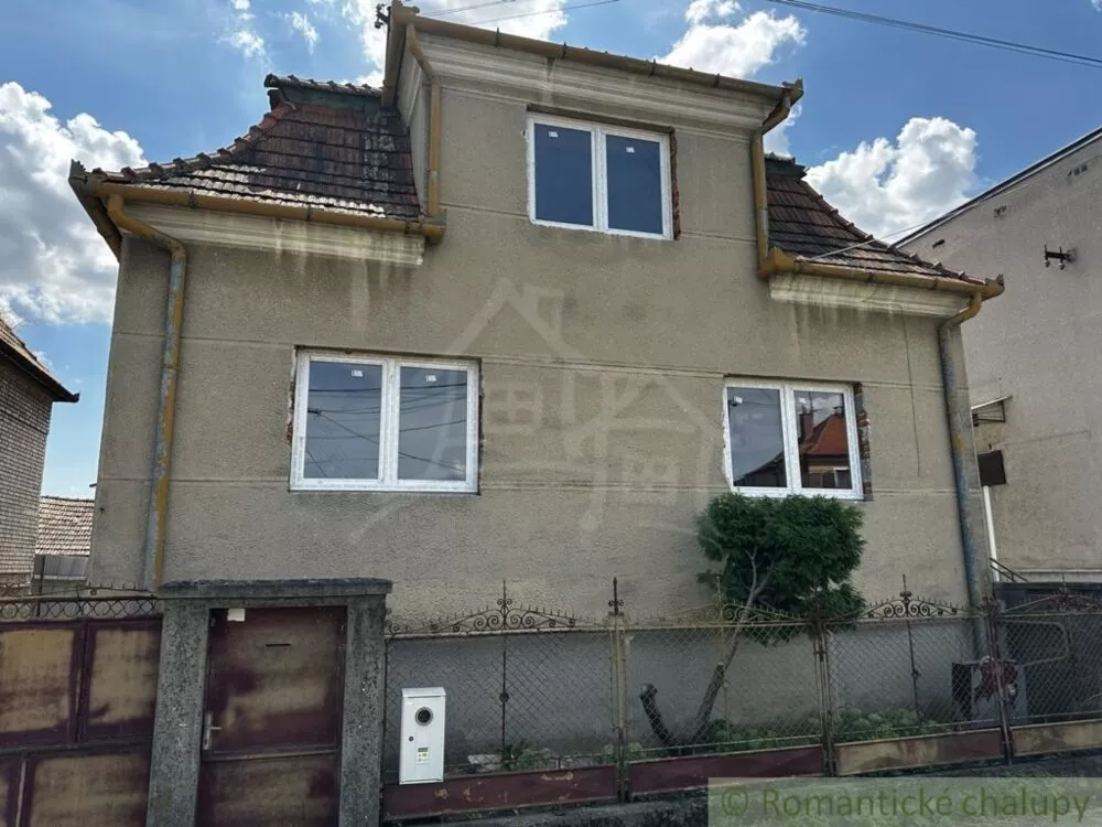 Rodinný dom na predaj 250m2, Kolárovo, 126640_0