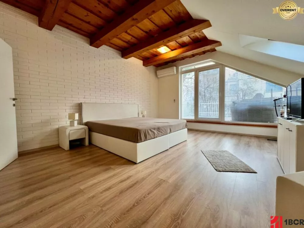 4 izbový byt na prenájom 214m2, Palackého, Bratislava - Staré Mesto, 152671_0