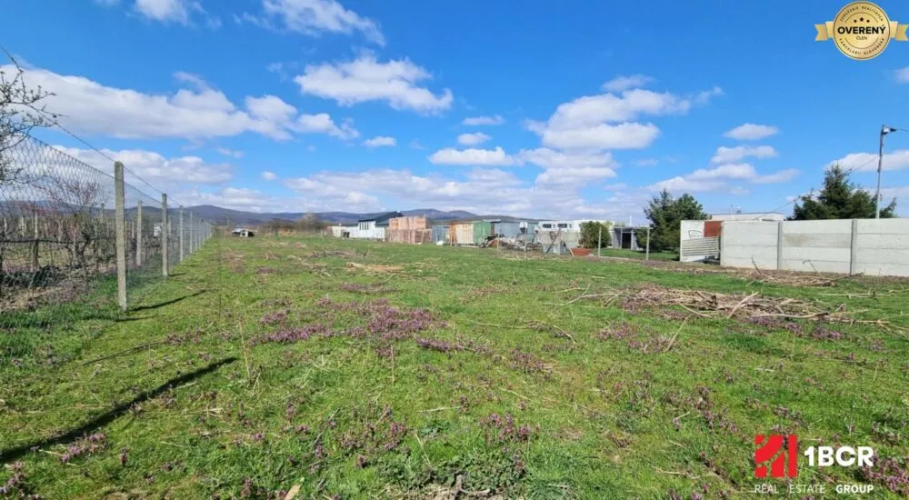 Pozemok pre rod. domy na predaj 1845m2, Vinosady, 152705_1