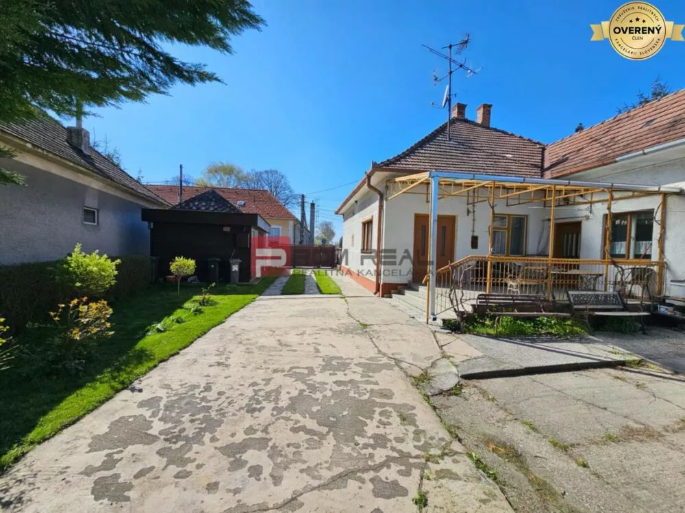 Rodinný dom na predaj 1050m2, centrum, Vydrany, 153378_0