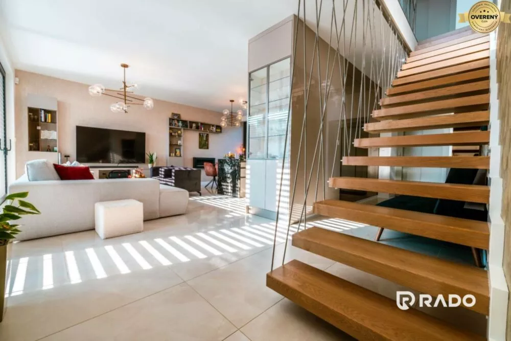 Rodinná vila na predaj 142m2, Svätovavrinecká, Bratislava - Nové Mesto, 155369_0