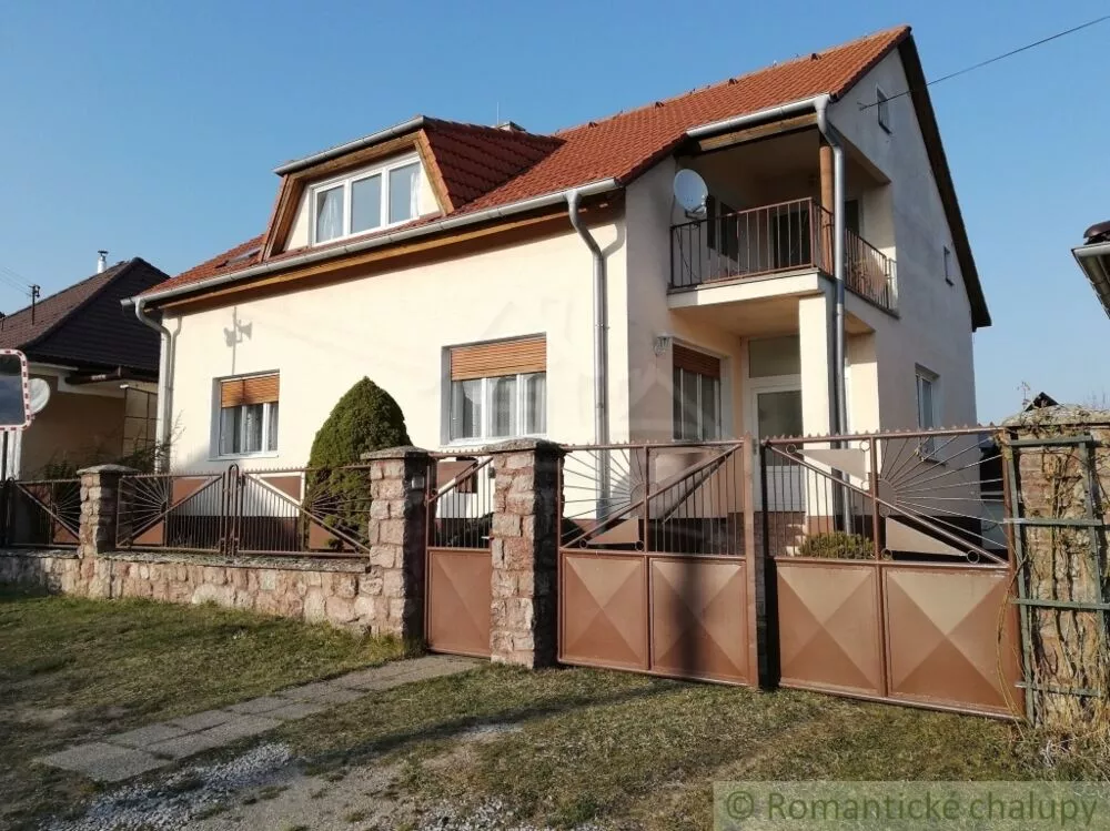 Rodinný dom na predaj 225m2, Trstín, 118728_0