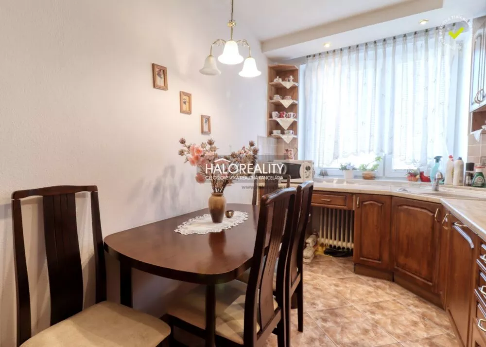 5 a viac izbový byt na predaj 96m2, Nové Mesto nad Váhom, 156296_1