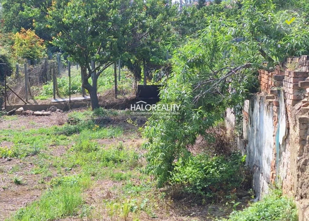 Pozemok pre rod. domy na predaj 1364m2, Dolné Orešany, 156950_0