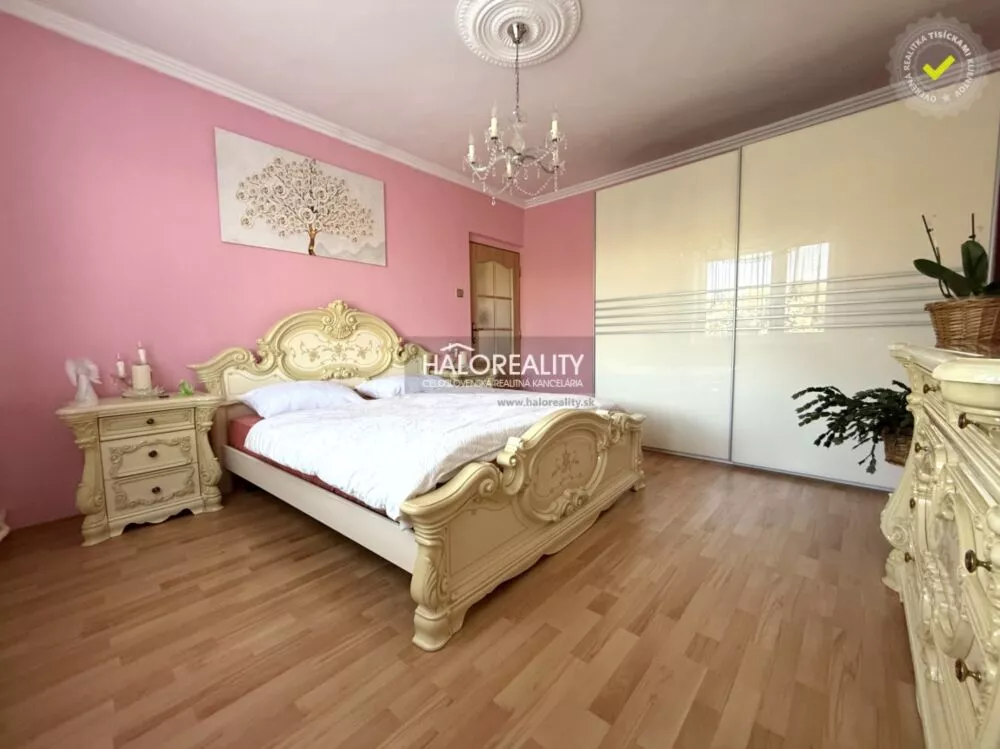 Rodinný dom na predaj 1501m2, Pečeňany, 157835_4