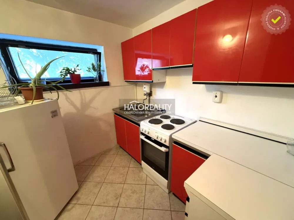 Rodinný dom na predaj 1501m2, Pečeňany, 157835_9