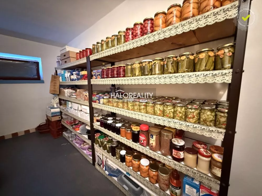 Rodinný dom na predaj 1501m2, Pečeňany, 157835_11