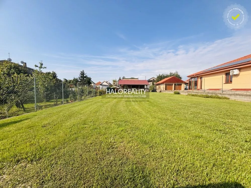 Pozemok pre rod. domy na predaj 794m2, Galanta, 157967_2