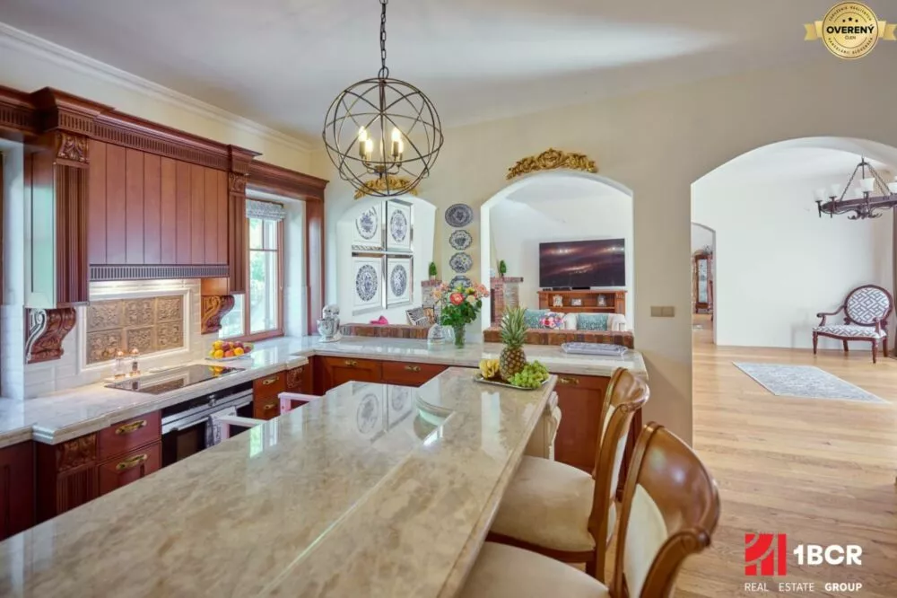 Rodinná vila na predaj 424m2, Parková, Hviezdoslavov, 158446_2