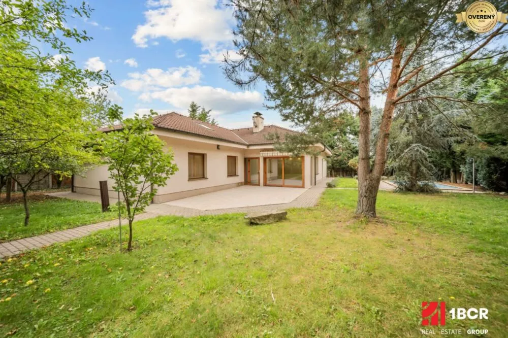 Rodinný dom na predaj 295m2, Jurská, Bratislava - Nové Mesto, 158673_0