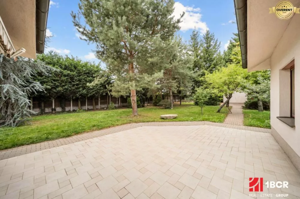 Rodinný dom na predaj 295m2, Jurská, Bratislava - Nové Mesto, 158673_1