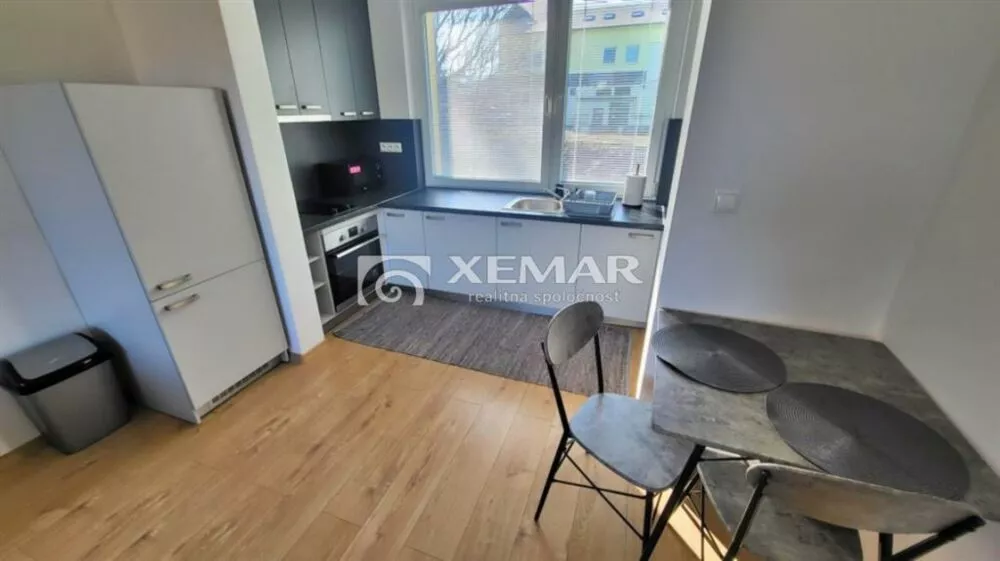 2 izbový byt na prenájom 46m2, Školská, Banská Bystrica, 158699_0
