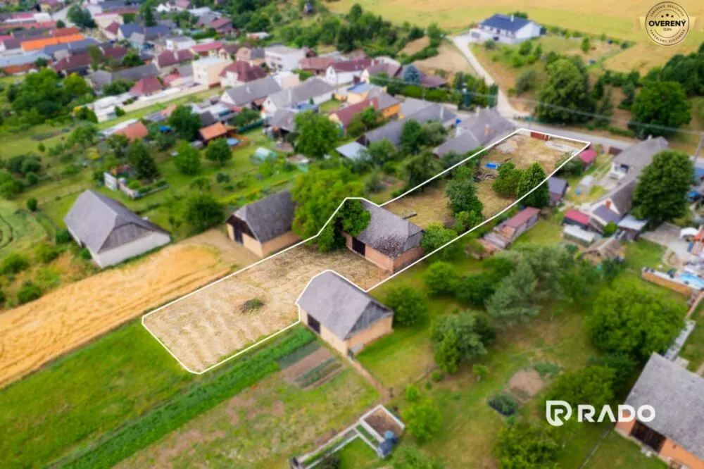 Pozemok pre rod. domy na predaj 2022m2, Velčice, 159408_0