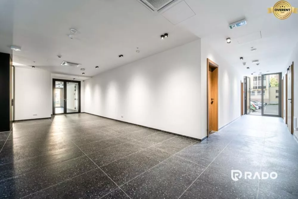 Kancelárie, admin. priestory na prenájom 100m2, Námestie sv. Anny, Trenčín, 159552_2