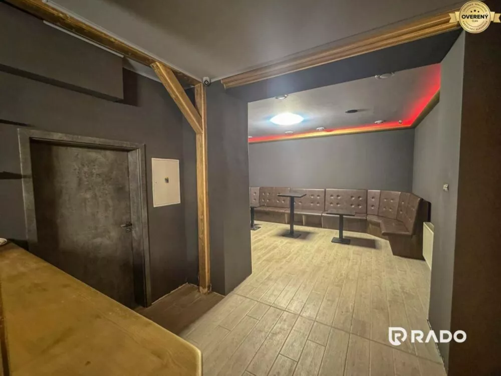 Obchodné priestory na prenájom 187m2, Štúrovo námestie, Trenčín, 159861_7