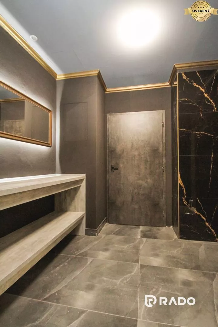 Obchodné priestory na prenájom 187m2, Štúrovo námestie, Trenčín, 159861_11