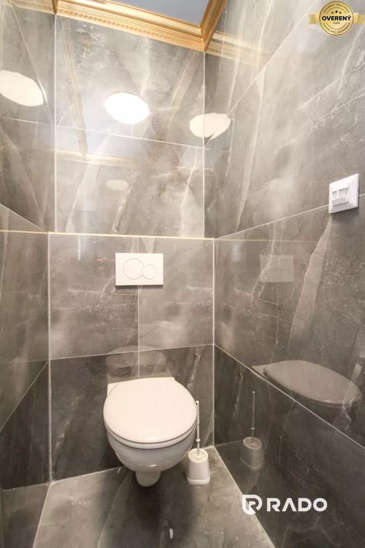 Obchodné priestory na prenájom 187m2, Štúrovo námestie, Trenčín, 159861_12