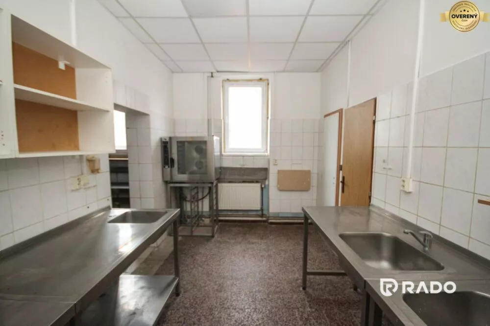 Obchodné priestory na prenájom 187m2, Štúrovo námestie, Trenčín, 159861_13