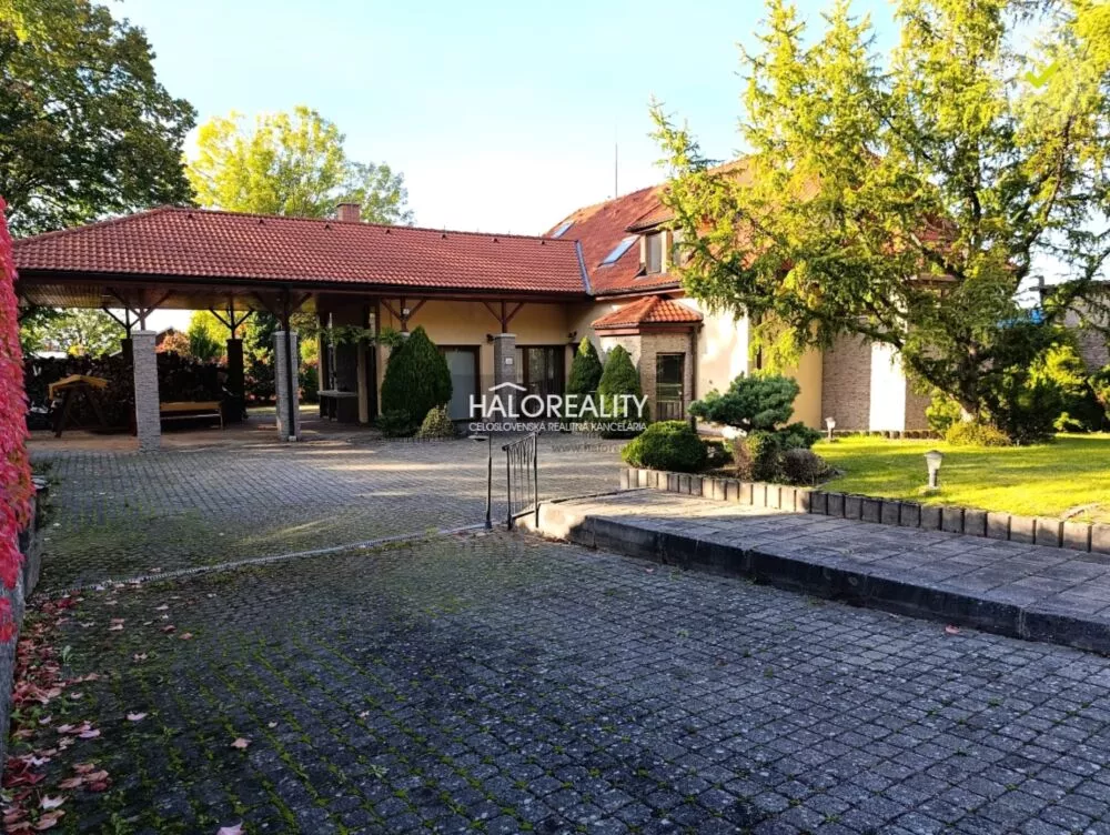 Rodinný dom na predaj 260m2, Podhradie, 160241_0