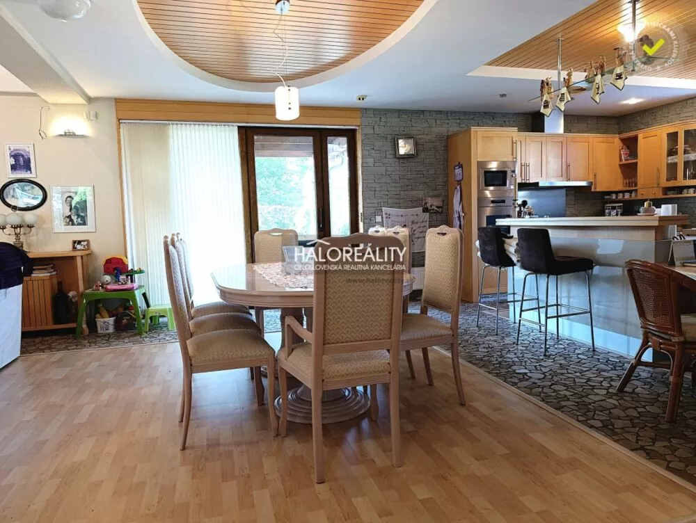 Rodinný dom na predaj 260m2, Podhradie, 160241_9