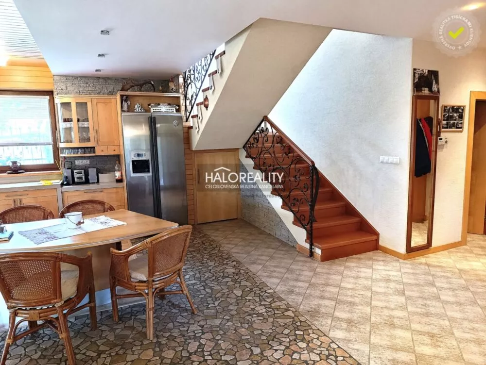 Rodinný dom na predaj 260m2, Podhradie, 160241_10