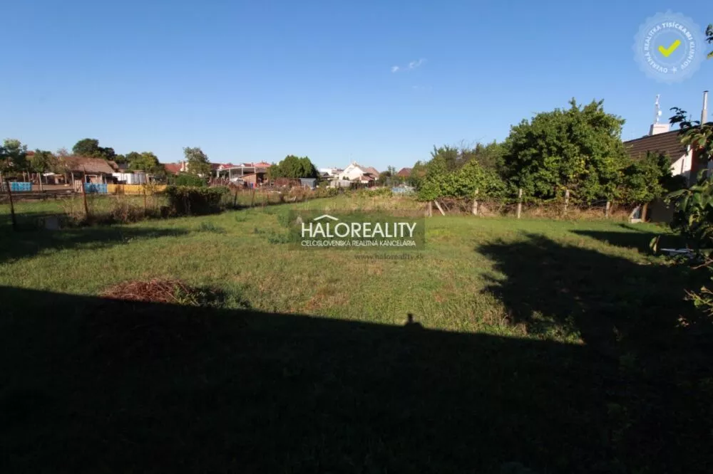 Pozemok pre rod. domy na predaj 613m2, Váhovce, 160367_0