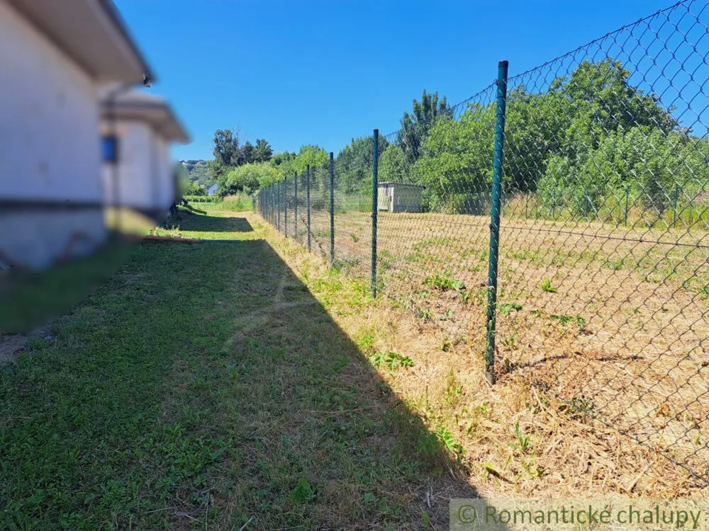 Pozemok pre rod. domy na predaj 857m2, Hosťová, 156082_13