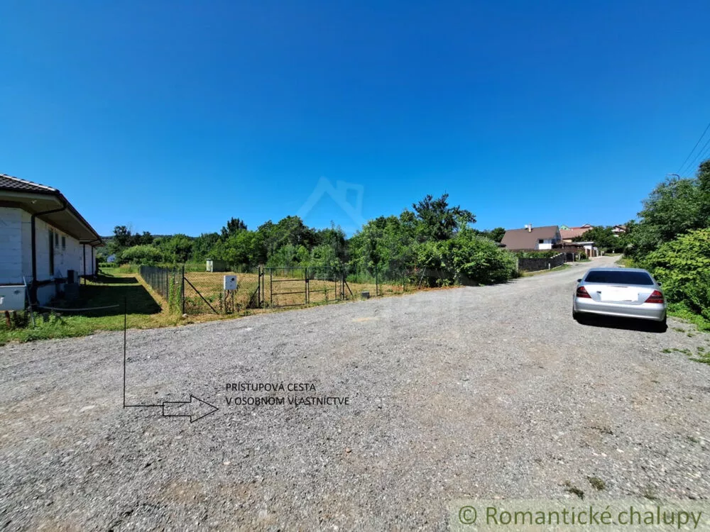 Pozemok pre rod. domy na predaj 857m2, Hosťová, 156082_15