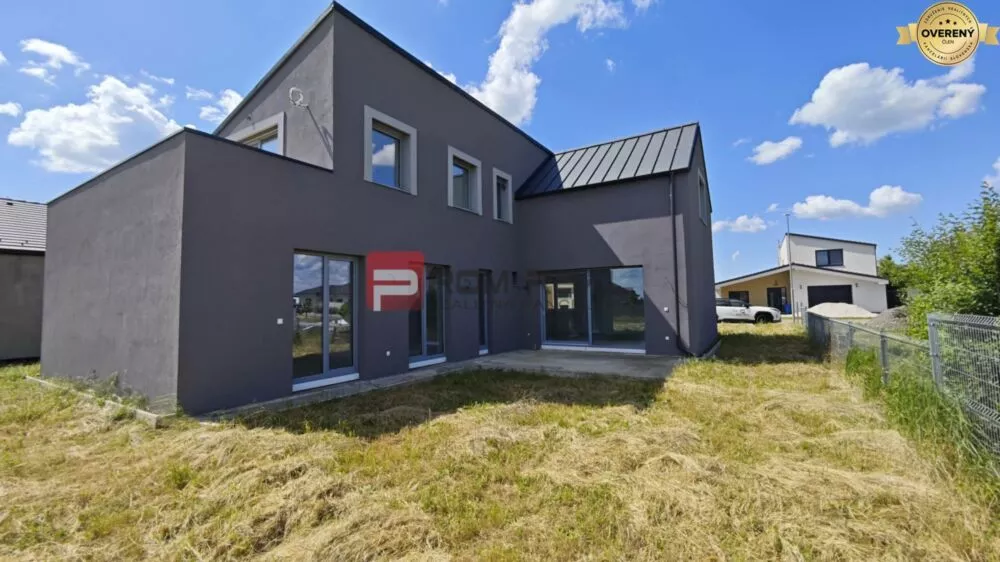 Rodinný dom na predaj 222m2, Cífer, 162110_0