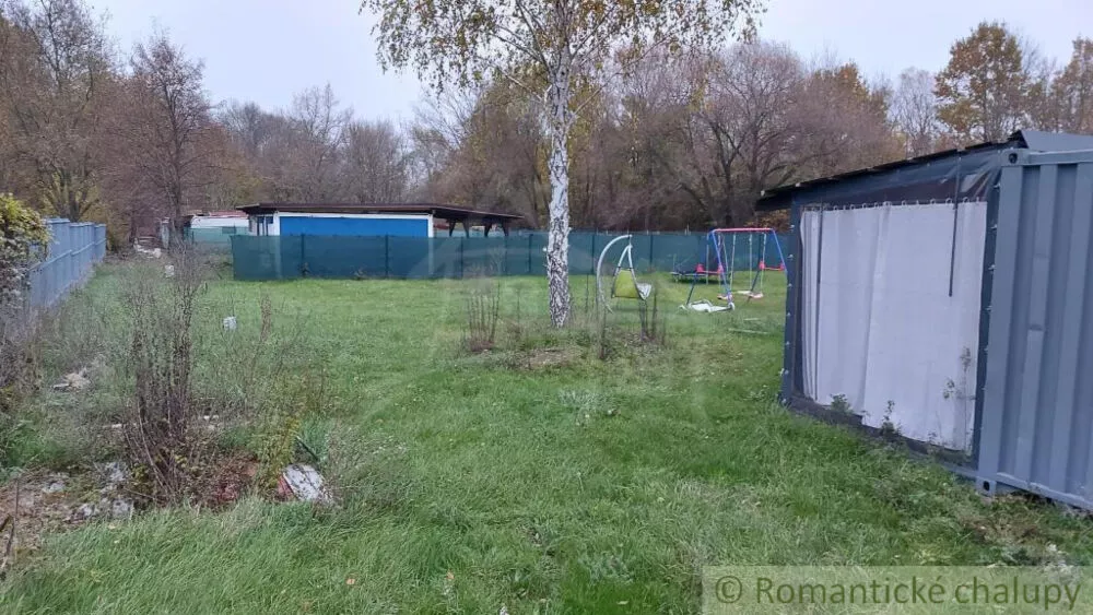 Pozemok pre rod. domy na predaj 306m2, Holíč, 148310_0