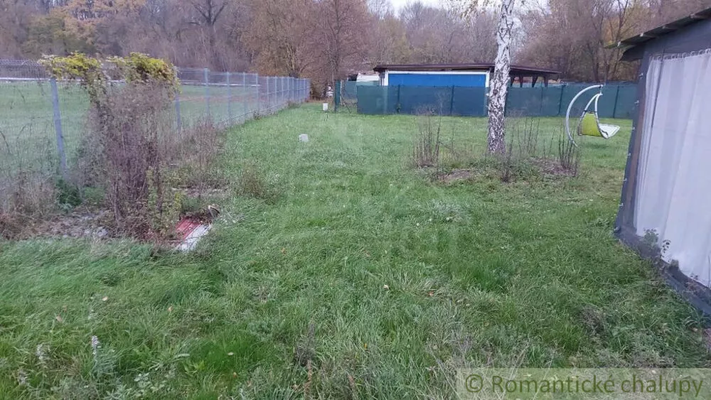 Pozemok pre rod. domy na predaj 306m2, Holíč, 148310_1