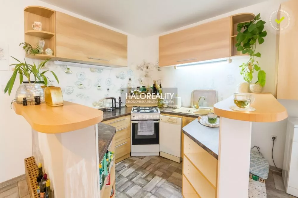 Rodinný dom na predaj 250m2, Komárno, 163538_0