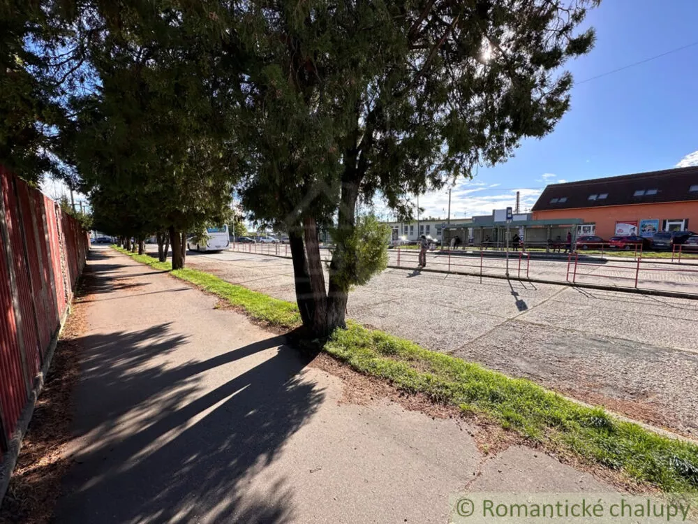 Pozemok pre rod. domy na predaj 1670m2, Galanta, 145824_3