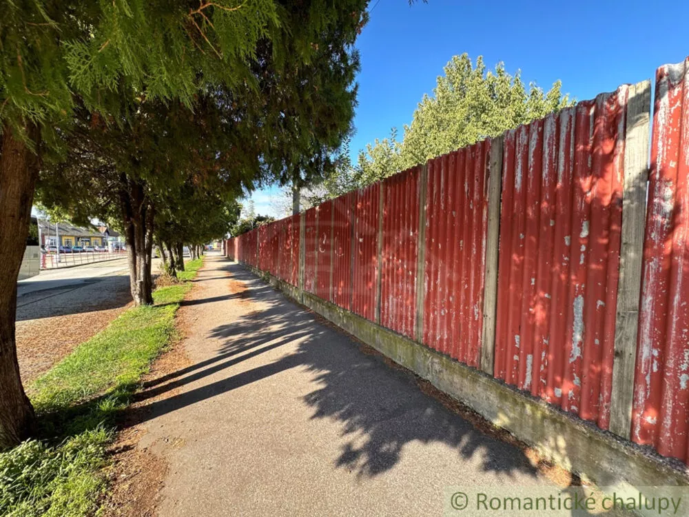 Pozemok pre rod. domy na predaj 1670m2, Galanta, 145824_4