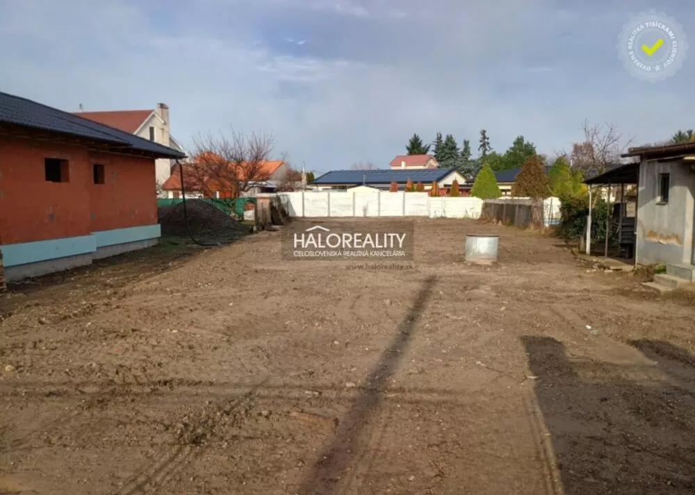 Pozemok pre rod. domy na predaj 824m2, Váhovce, 163852_0