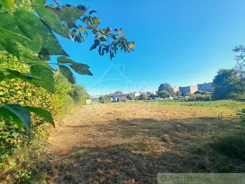 Pozemok pre rod. domy na predaj 857m2, Hosťová, 156082_5