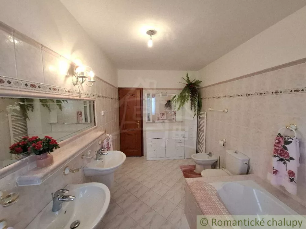 Rodinný dom na predaj 409m2, Kalinovo, 152995_8